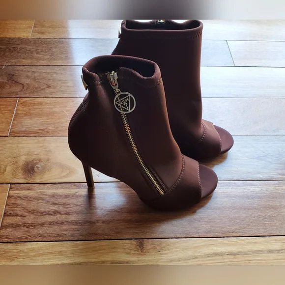 NWOT GUESS Monika Stiletto Booties Size 7.5 - Picture 6 of 10